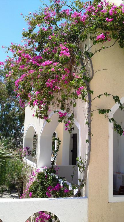 Theartemis Perissa Hotel Exterior photo